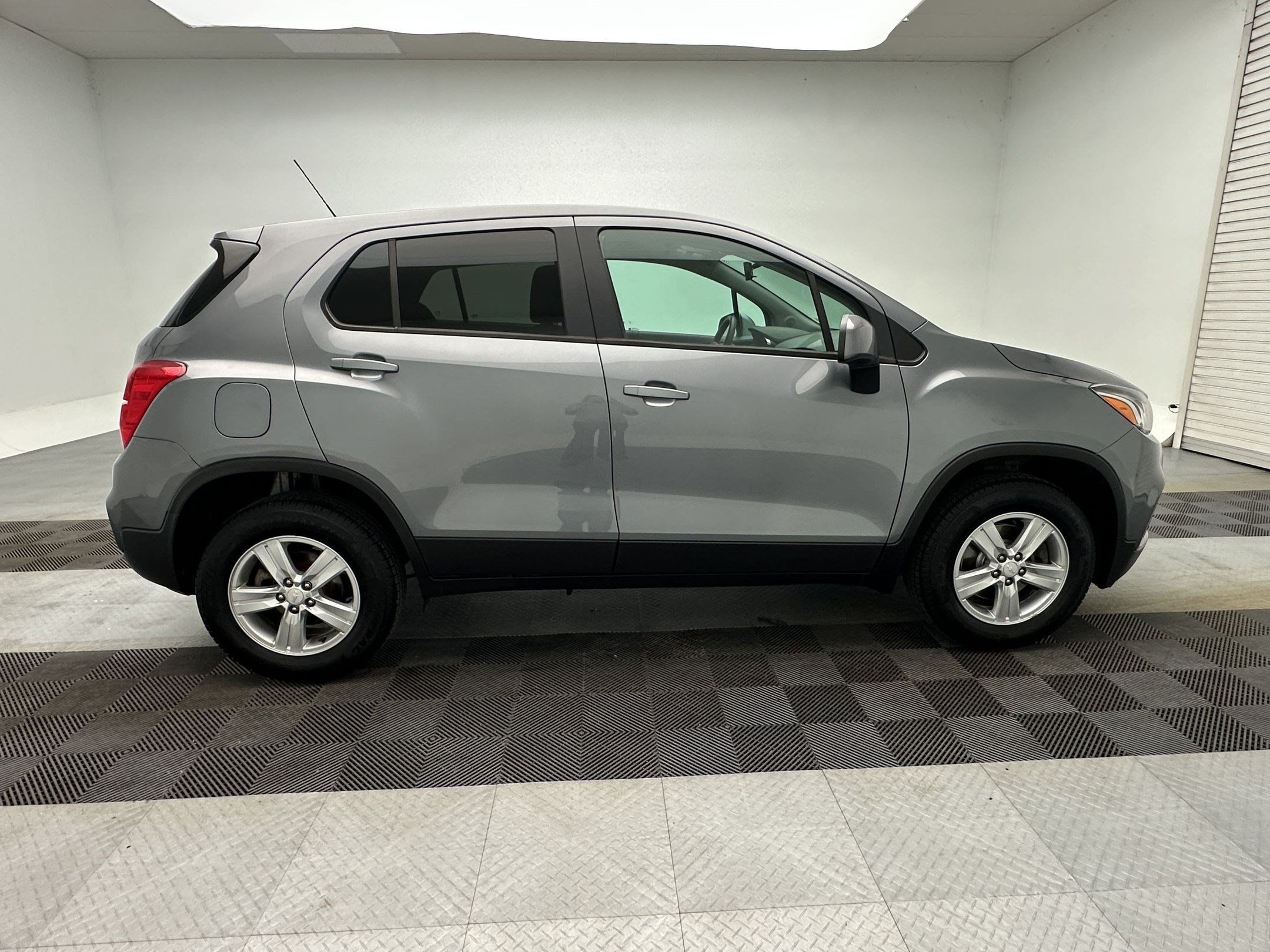 Certified 2020 Chevrolet Trax LS w/ Tint and Cruise Package AWD/4WD image 8