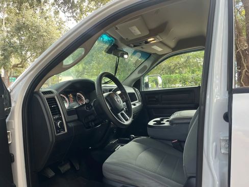 Used 2017 RAM 3500 Tradesman w/ Chrome Appearance Group image 14