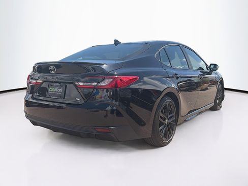 Used 2026 Toyota Camry SE FWD image 9