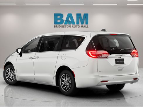 New 2027 Chrysler Pacifica LX FWD image 8