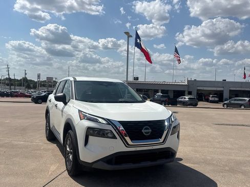 Certified 2023 Nissan Rogue S AWD/4WD image 3