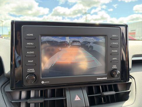 Certified 2020 Toyota RAV4 XLE w/ XLE Grade Weather Package AWD/4WD image 20