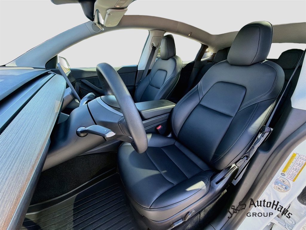 Used 2021 Tesla Model Y Long Range AWD/4WD image 11
