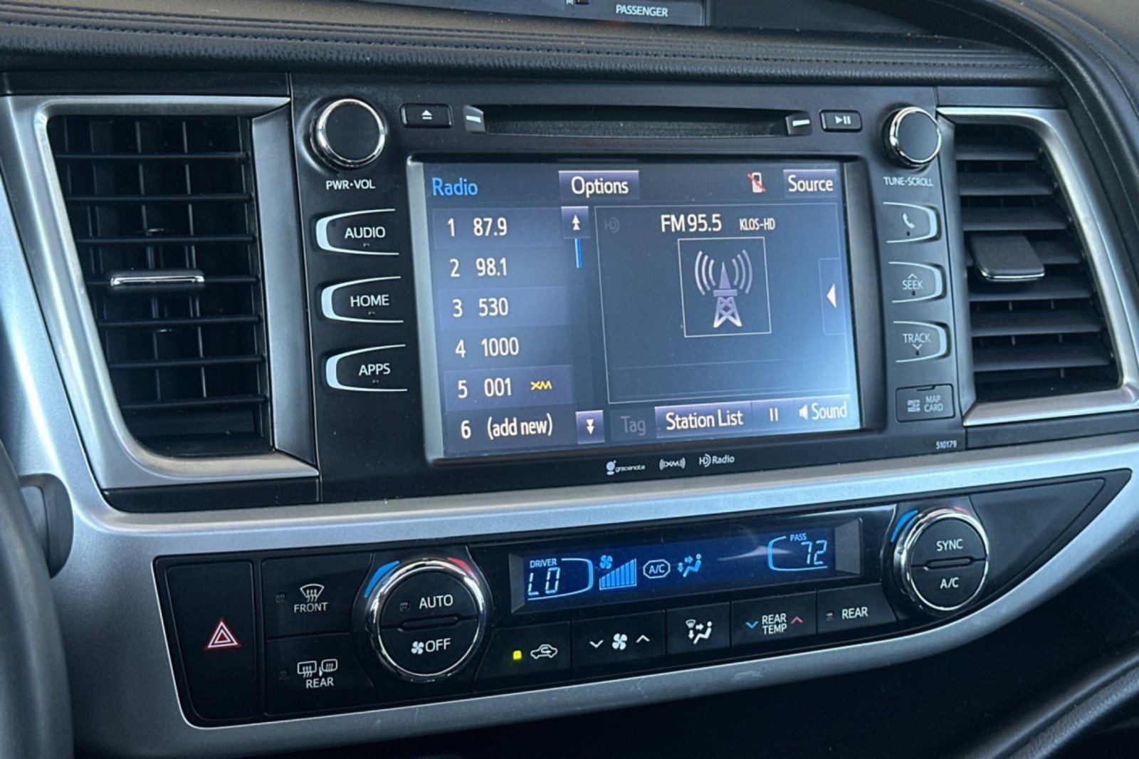 Certified 2018 Toyota Highlander SE w/ Protection Package #1 FWD image 18