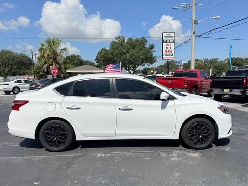 Used 2019 Nissan Sentra SV FWD image 4