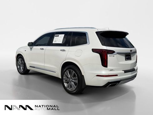 Used 2022 Cadillac XT6 Premium Luxury w/ Technology Package AWD/4WD image 3