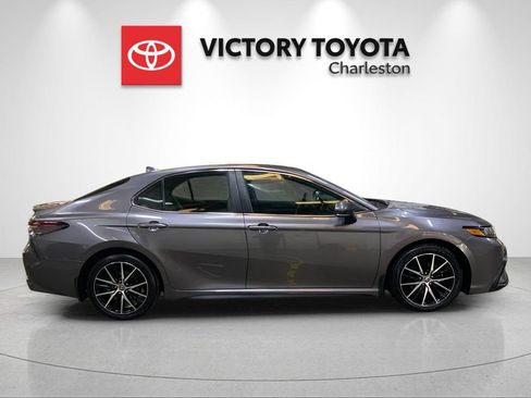 Used 2023 Toyota Camry SE w/ Blackout Package (TMS) image 6