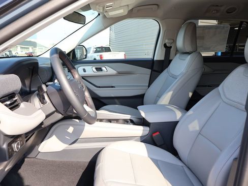 New 2026 Ford Explorer Active w/ Active Comfort Package AWD/4WD image 24