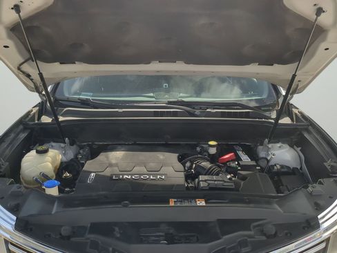 Used 2018 Lincoln MKX Reserve w/ Cargo Accessories Package FWD image 25