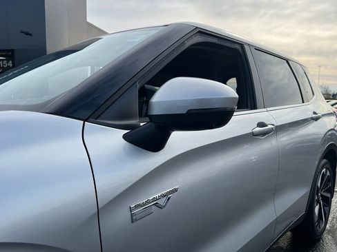 Used 2024 Mitsubishi Outlander SE image 26