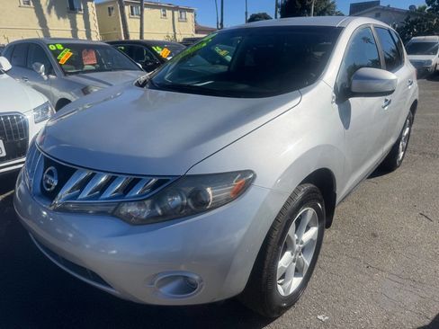 Used 2010 Nissan Murano S image 2