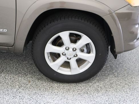 Used 2011 Toyota RAV4 Limited w/ Limited Extra Value Pkg FWD image 5