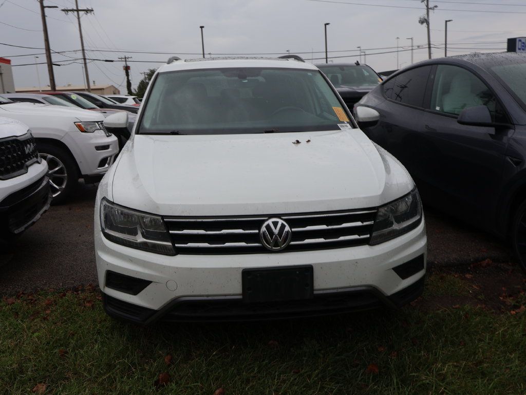 Used 2021 Volkswagen Tiguan SE w/ Panoramic Sunroof Package AWD/4WD image 6