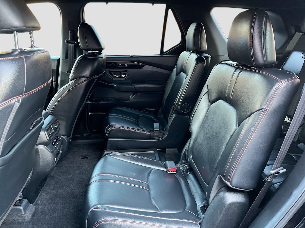 Used 2025 Honda Pilot TrailSport image 24