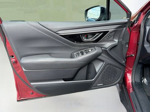 Used 2020 Subaru Outback Limited image 21