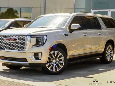 Used 2021 GMC Yukon XL Denali RWD image 1