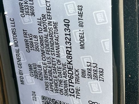 Used 2024 GMC Canyon AT4 w/ Technology Package image 33