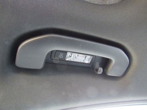 Used 2017 Mercedes-Benz E 300 image 31