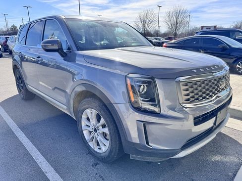 Used 2021 Kia Telluride LX image 3
