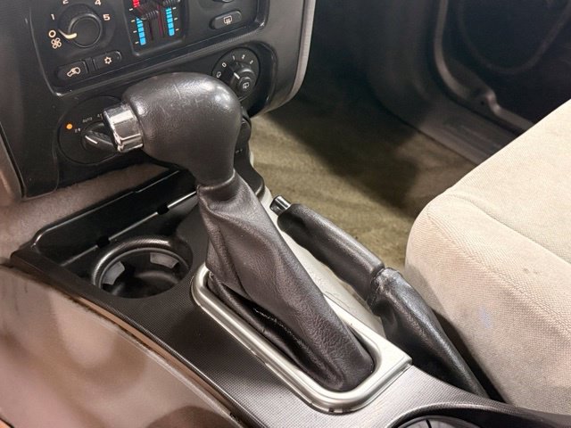 Used 2005 GMC Envoy SLE AWD/4WD image 14