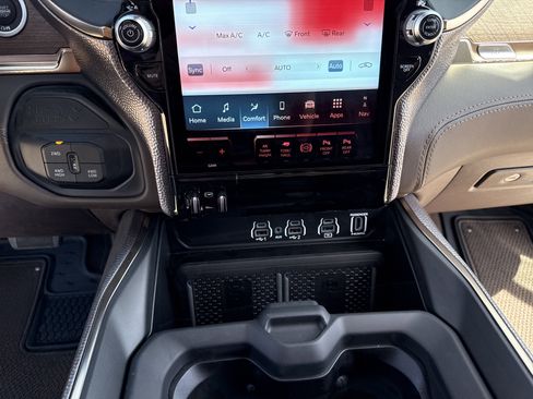 New 2025 RAM 2500 Limited image 25