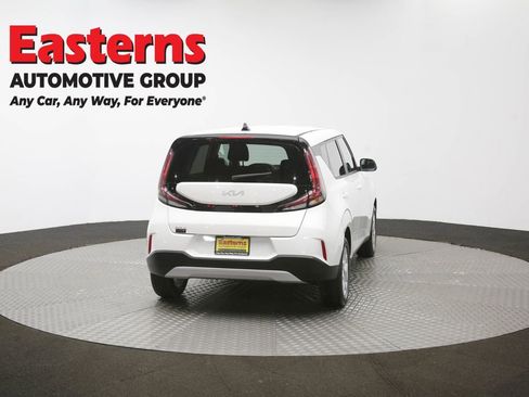 Used 2025 Kia Soul LX w/ LX Technology Package FWD image 38
