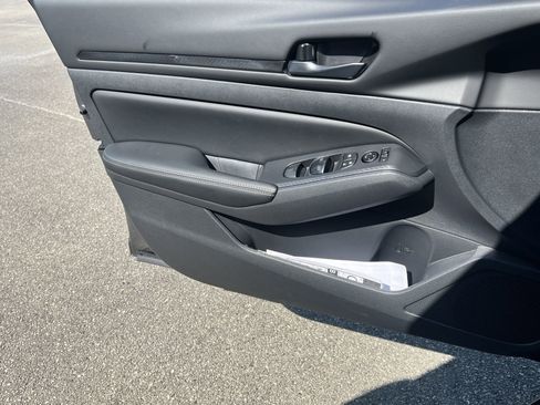 New 2026 Nissan Altima 2.5 SV image 16