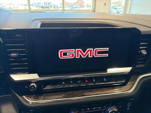 Used 2025 GMC Sierra 1500 Elevation w/ Preferred Package AWD/4WD image 18
