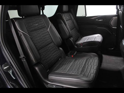 Used 2022 Cadillac Escalade Sport Platinum AWD/4WD image 20