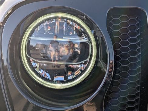 Used 2022 Jeep Wrangler Unlimited Sport image 9