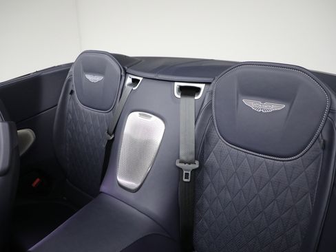 Used 2024 Aston Martin DB12 Convertible image 26