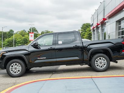 New 2026 Toyota Tundra SR5 w/ SR5 Convenience Package