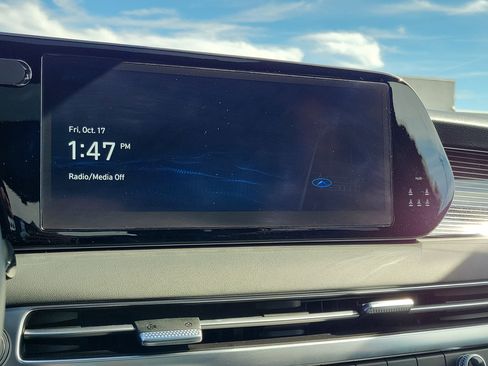 Used 2023 Hyundai Palisade Calligraphy image 24