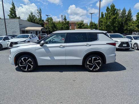 Used 2022 Mitsubishi Outlander SEL FWD image 2