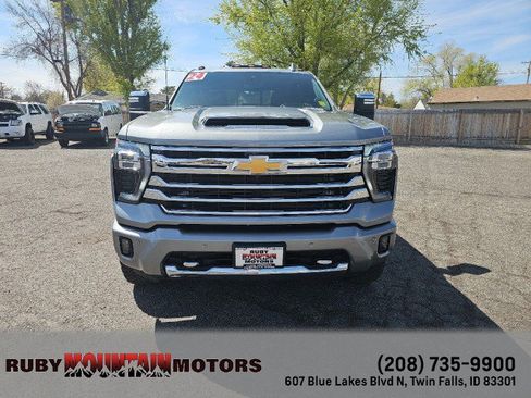 Used 2024 Chevrolet Silverado 3500 High Country w/ High Country Premium Package image 2