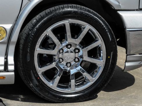 Used 2011 Chevrolet Express 1500 image 61