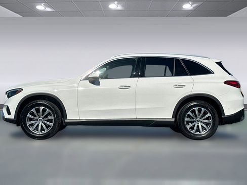 Used 2024 Mercedes-Benz GLC 300 4MATIC image 2