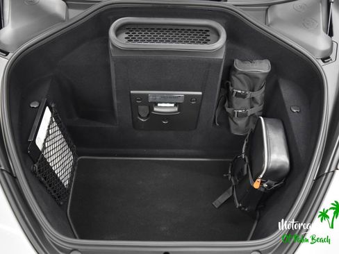 Used 2025 McLaren 750S image 43