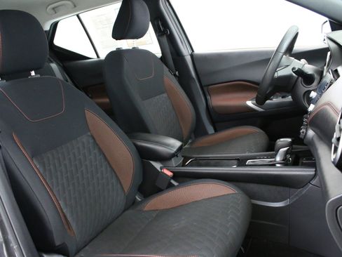 Used 2024 Nissan Kicks SR FWD image 27