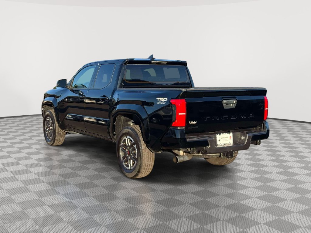 Used 2025 Toyota Tacoma TRD Sport AWD/4WD image 5