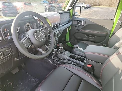 New 2026 Jeep Wrangler Rubicon w/ Technology Group image 25