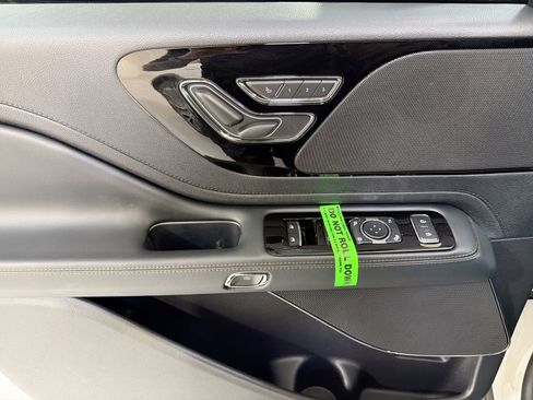 New 2026 Lincoln Aviator AWD image 12