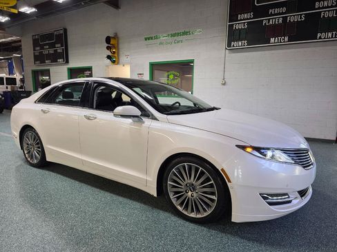 Used 2013 Lincoln MKZ FWD image 4