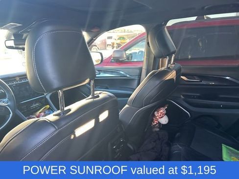 Used 2022 Jeep Grand Cherokee Altitude image 4