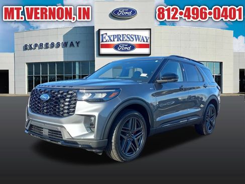 Used 2025 Ford Explorer ST-Line w/ ST-Line Street Pack AWD/4WD image 3
