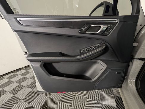 Used 2024 Porsche Macan GTS image 25
