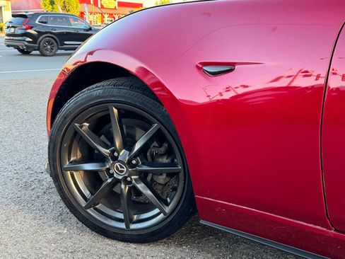 Used 2017 MAZDA MX-5 Miata RF Club image 9