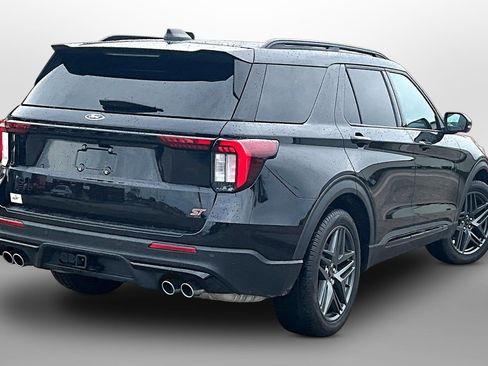 Used 2025 Ford Explorer ST image 11