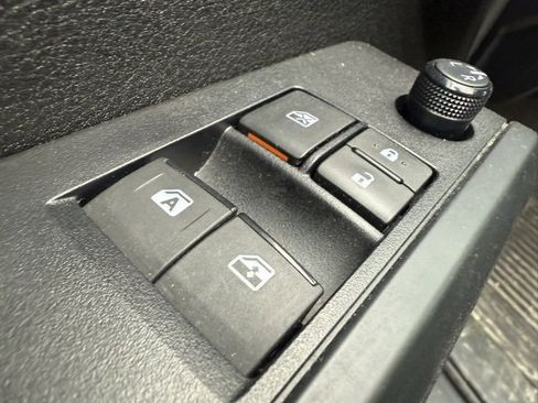 Used 2021 Toyota Tacoma SR image 11