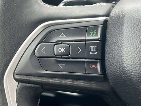 Used 2024 Jeep Grand Cherokee Altitude image 20